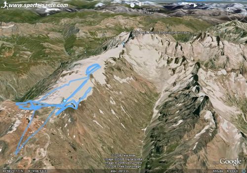 Vue aérienne du ski d'été sur le glacier des 2 Alpes