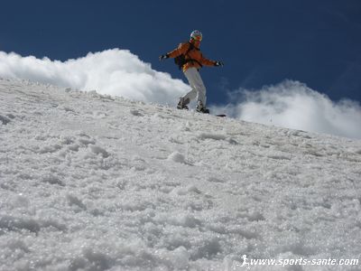 Photo de surfer sur glacier