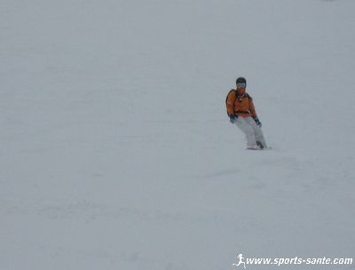 Photo de descente en snowboard