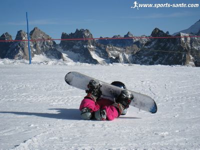 Photo de fillette en snowboard