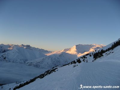 Photo de soleil couchant en montagne