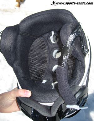 Photo structure intérieure du casque Dainese