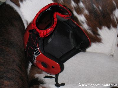 Photo de casque et masque de ski junior