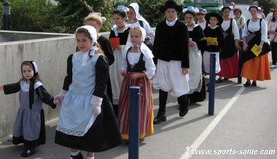 Photo des jeunes danseurs du cercle celtique de Fouesnant