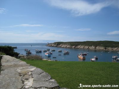 Photo du port et du phare du Conquet