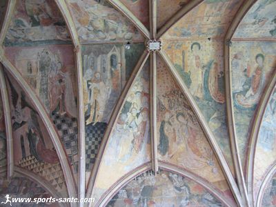 Photo de fresques de la chapelle de kernascleden en Bretagne