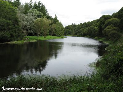 Randonnée dans la vallée du Scorff près de Plouay Morbihan Bretagne