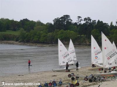 Régates de Laser sur le plan d'eau du Cap Coz de Fouesnant (Finistère)
