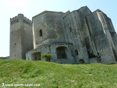 Photo de l'abbaye de Montmajour à Arles