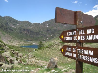 Les étangs et le cirque de Tristaina en Andorre (Pyrénées catalanes)