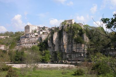 Visite de Balazuc : tourisme en Ardèche méridionale
