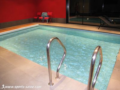 Image de piscine intérieure