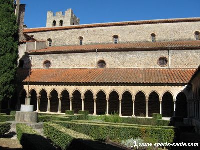Arles sur Tech et son abbaye bénédictine fortifiée au coeur de la Catalogne française près de Perpignan
