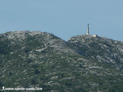 Photo de la Croix de Provence au Mont sainte-Victoire