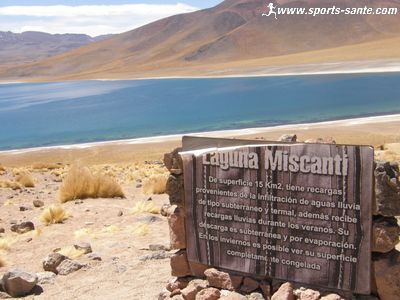 Photo de la lagune Miscanti au Chili