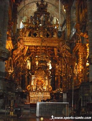 Photo du cœur baroque de l'Obradoiro