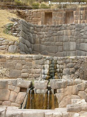 Photo des fontaines de Tambomachay au Pérou