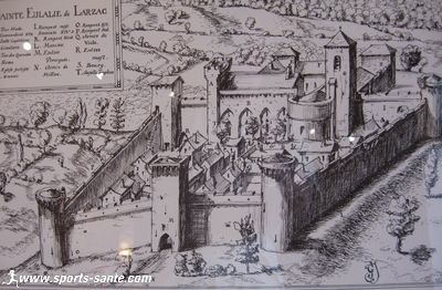 Sainte-Eulalie de Cernon au pied des Grands Causses du Larzac dans l'Aveyron