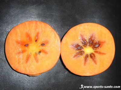 Photo du Fuyu Kaki avec ses graines en étoile