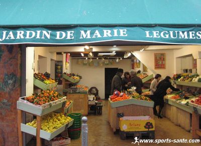 Vente de soupes traditionnelles anciennes et de légumes oubliés pour préparer des cocktails originaux