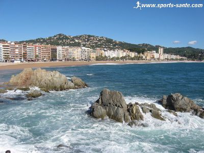 Séjour à Lloret de Mar en Espagne, bon plan vacances au soleil : photo de la plage et des criques