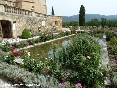 Lourmarin les jardins du château