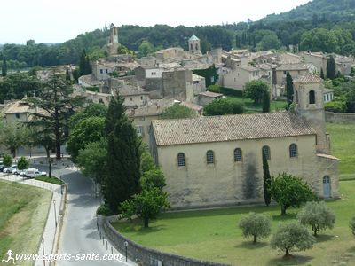 Photo des trois clochers de Lourmarin depuis le château