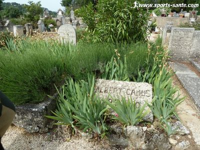 Photo pierre tombale d'Albert Camus à Lourmarin
