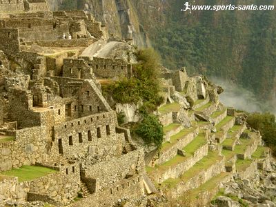 Photo du temple aux trois portes à Macchu Pichu au pérou