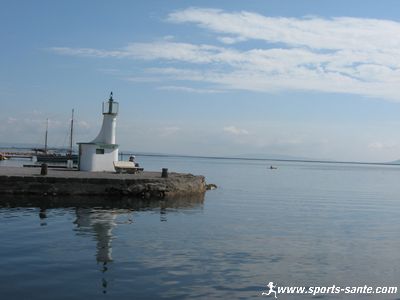 Photo de l'entrée du port de Marseillan sur l'étang de Thau