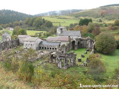 Photo de l'abbaye romane de Mazan en Ardèche