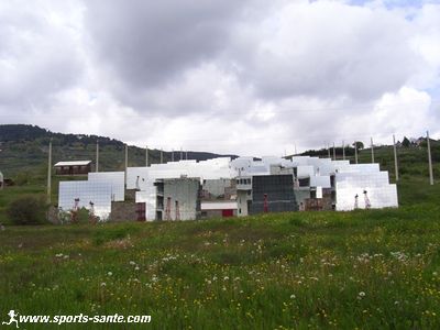 Photo de panneaux miroirs solaires ou héliostats qui captent l'énergie