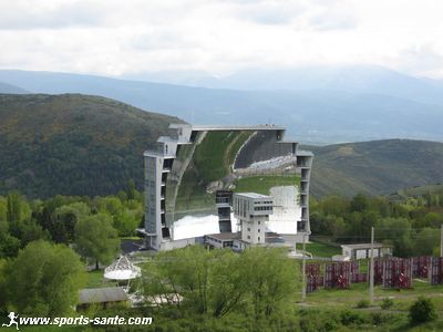 Photo du site devenu centre de recherche fondamentale à Odeillo.