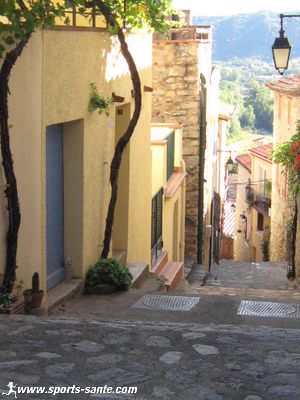 Photo d'une ruelle à Palalda en Catalogne du Nord