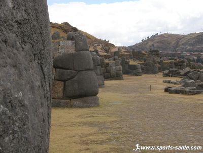 Photo de la Forteresse de Sacsayhuamán au Pérou