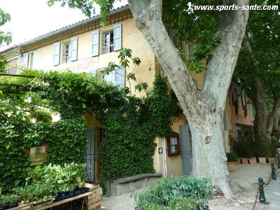 Photo de la petite maison à Cucuron