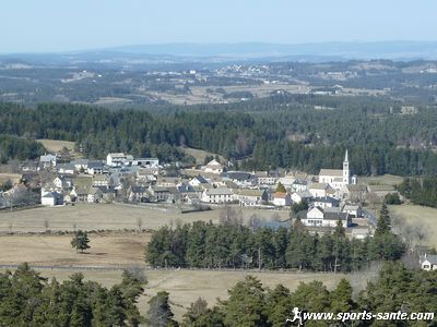 Photo du village de St Sauveur depuis le Roc de Peyre
