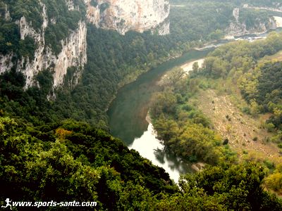 Photo de l'Ardèche dans un défilé