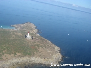 Vue aérienne dans l'Archipel des Glénan : l'Ile de Penfret
