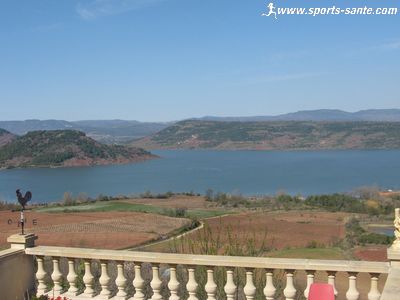 Photo du Salagou depuis la place de Liausson