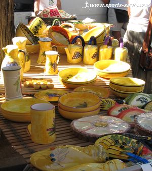 Photo de poteries de style provençal