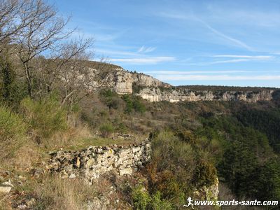 Photo de la faille calcaire du Larzac à Soubès
