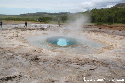 Photo de la bulle bleue du geyser