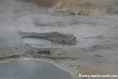 Les solfatares sur les terres de Seltun en Islande