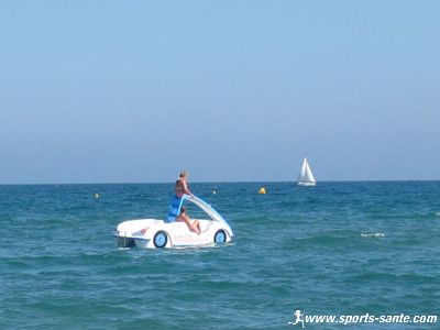 Photo d'un pédalo au large au Môle Cap d'Agde Hérault