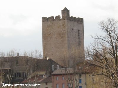 Photo de la tour médiévale de Fabrezan dans l'Aude