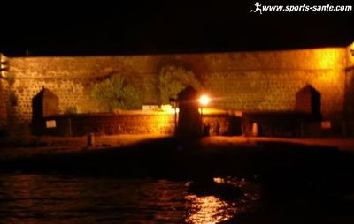 Photo de Fort Brescou illuminé