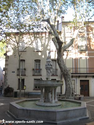 Photo de la fontaine aux neufs jets à Céret