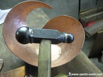 Photo d'un marteau de dinandier à double boules