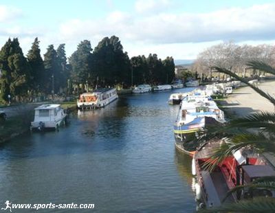 Photo du Port et des berges du Canal du Midi au Somail dans l'Aude